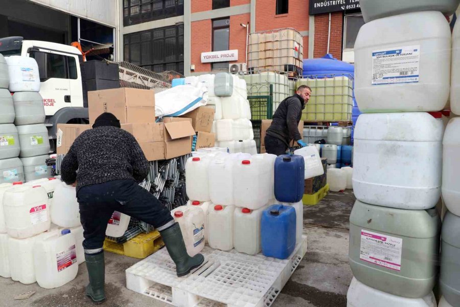 Hijyen Ve Temizlik Malzemeleri Deprem Bölgelerine Sevk Ediliyor