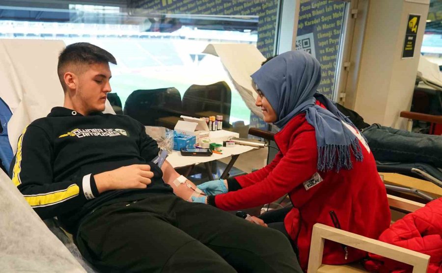 Fenerbahçe’den Depremzedeler İçin Kan Bağışı Kampanyası