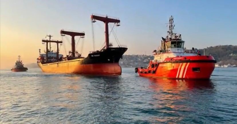 İstanbul Boğazı’nda Kargo Gemisi Makine Arızası Yaptı