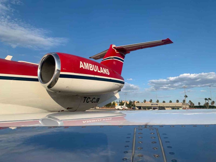 Ambulans Uçak Yaralı Afetzedeler İçin Türkiye Semalarında