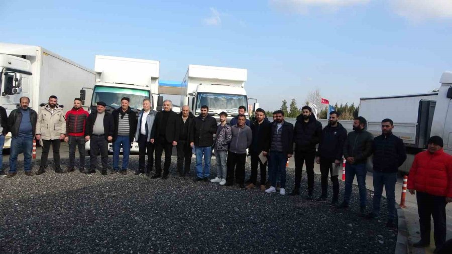 İstanbul’dan 24 Tır Hatay’a Yola Çıktı