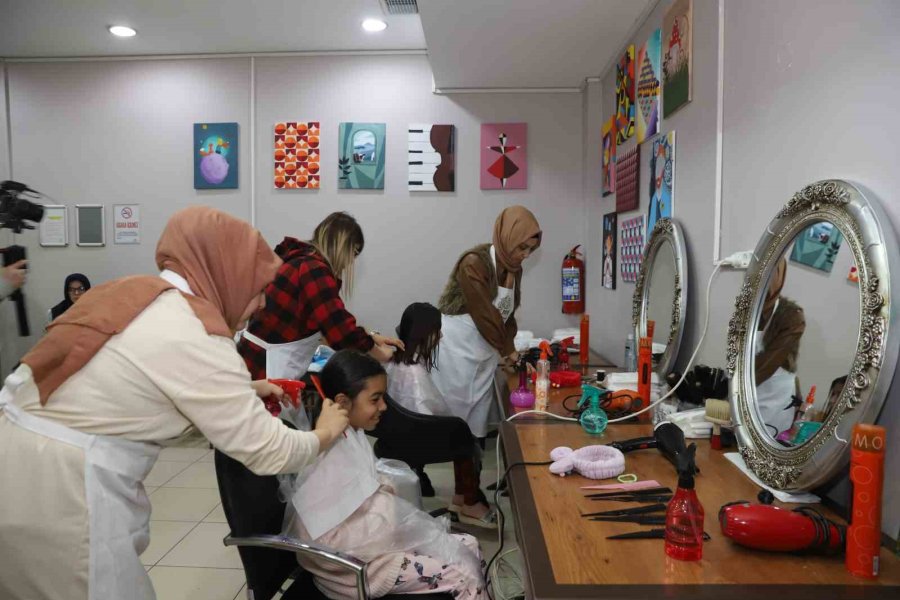 Kayseri Büyükşehir’in Depremzedelere Manevi Desteği Sürüyor