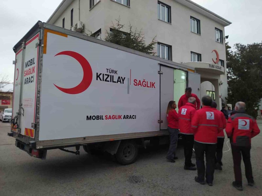 Kızılay Deprem Bölgesine Mobil Sağlık Araçları Gönderiyor