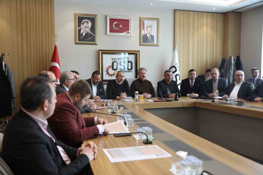 Kayseri Deprem Koordinasyon Merkezi Yardımları Hızla Devam Ediyor