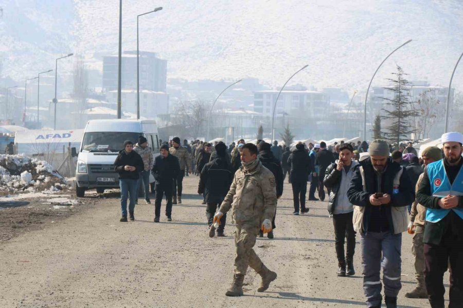 Çadırkentli Nedim Amca: “ilk Depremden Sonra Eve Girmememiz Lazımdı”