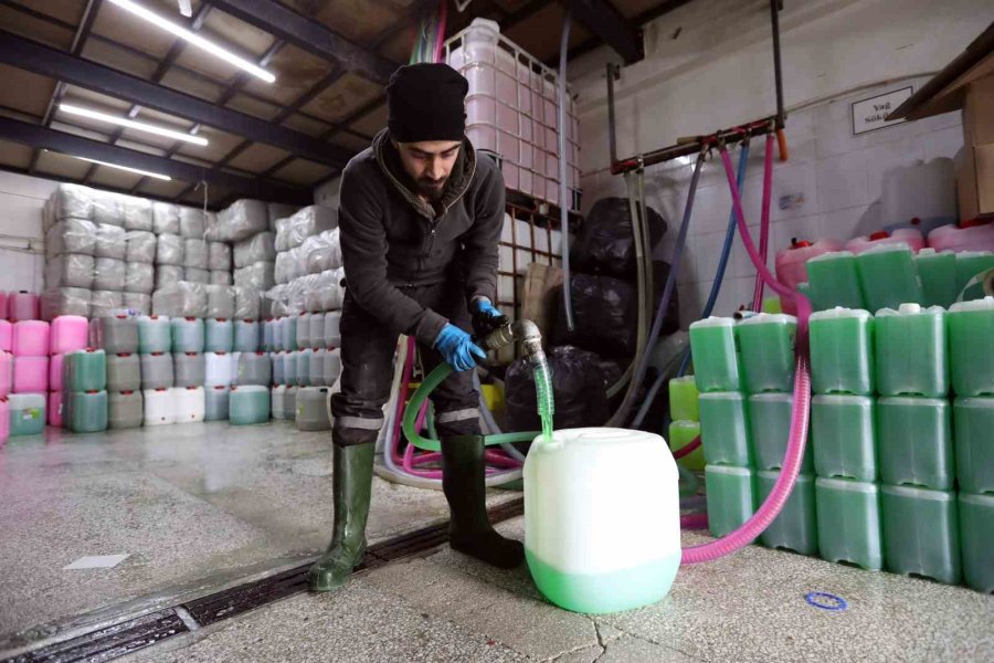 Hijyen Ve Temizlik Malzemeleri Deprem Bölgelerine Sevk Ediliyor