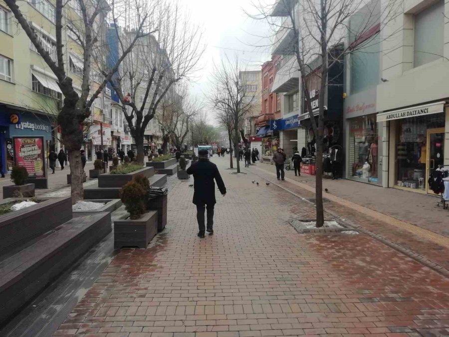 Havalar Soğuyunca Çarşı Boş Kaldı