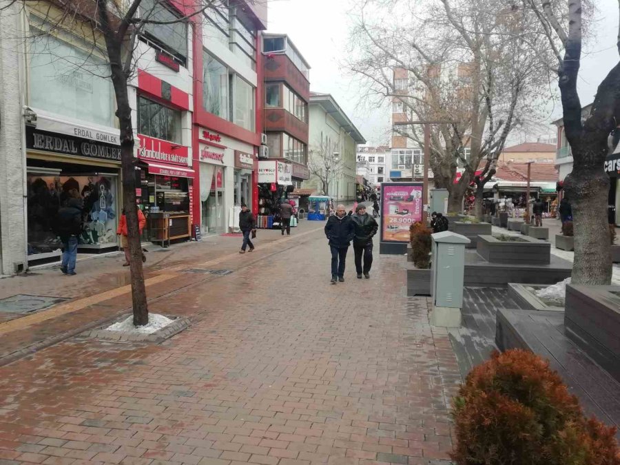 Havalar Soğuyunca Çarşı Boş Kaldı