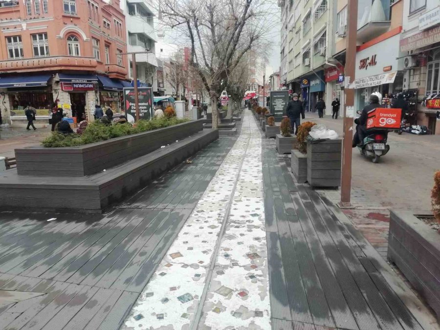 Havalar Soğuyunca Çarşı Boş Kaldı