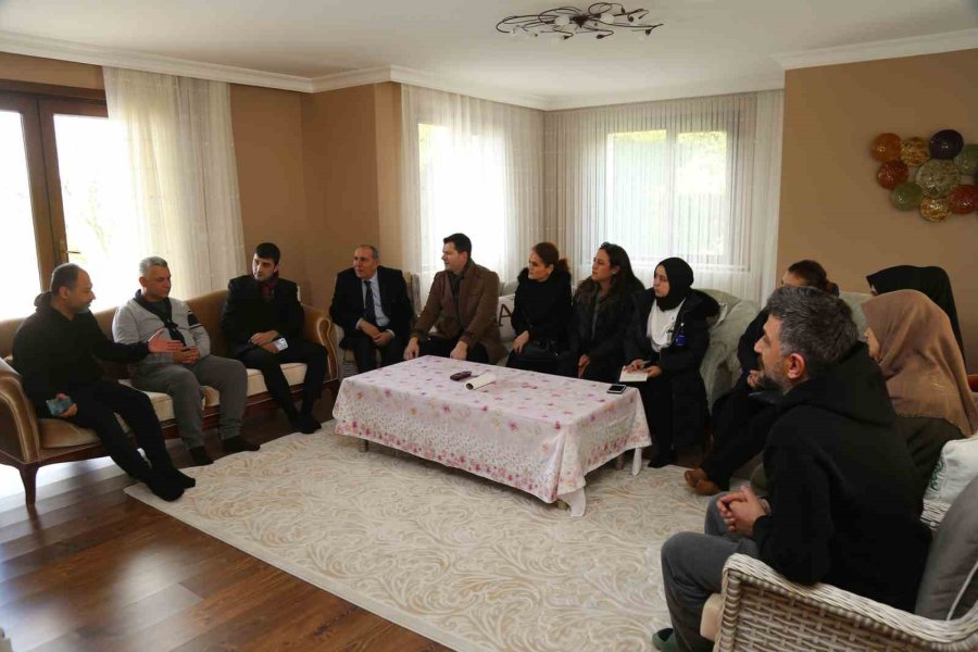 Büyükçekmece Belediyesi Depremzedeleri Yalnız Bırakmıyor