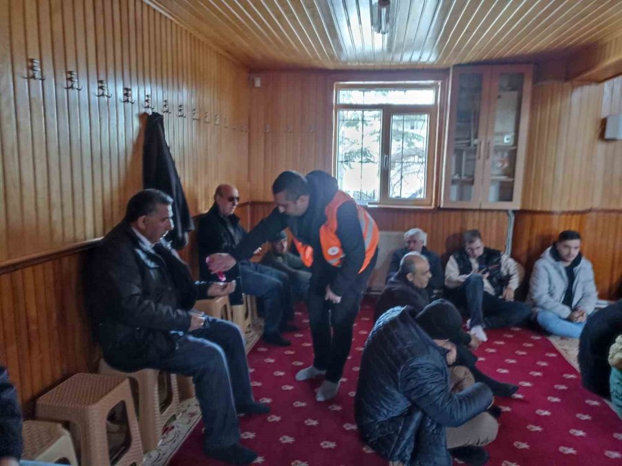 Depremde Hayatını Kaybeden Vatandaşlar İçin Mevlit Okutuldu