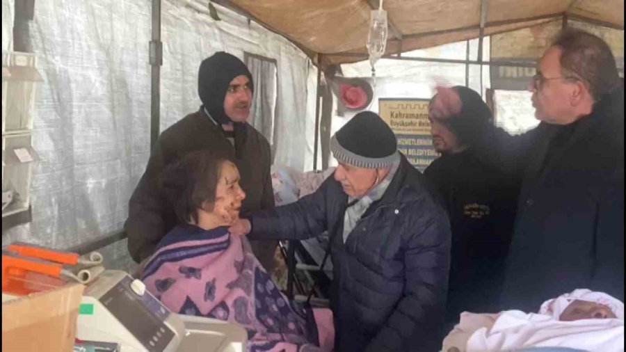 Deprem Bölgesinde Beraber Çalıştığını Doktorun Milletvekili Olduğunu Sonradan Öğrendi