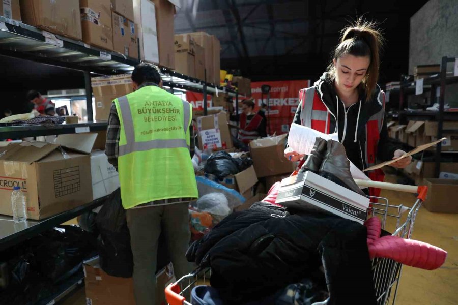 Büyükşehir Yardımları Tek Merkezden Yapıyor