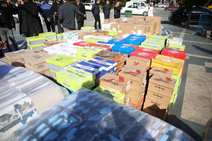 Yabancılar Meclisi’nden Depremzedelere Yardım