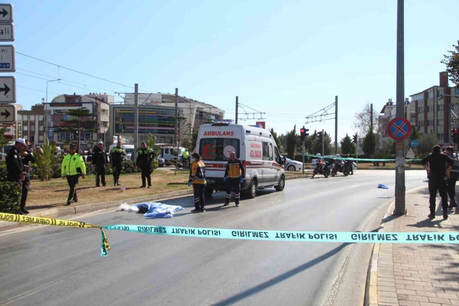 Tırın Altında Kalan Kadın Feci Şekilde Can Verdi