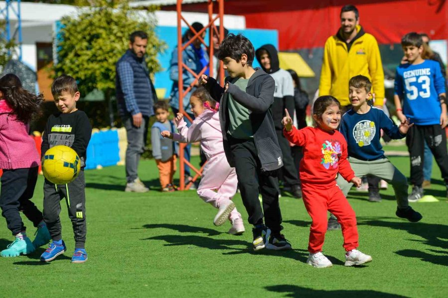 Depremzede Çocuklar Teneffüs Park’ta Ağırlandı
