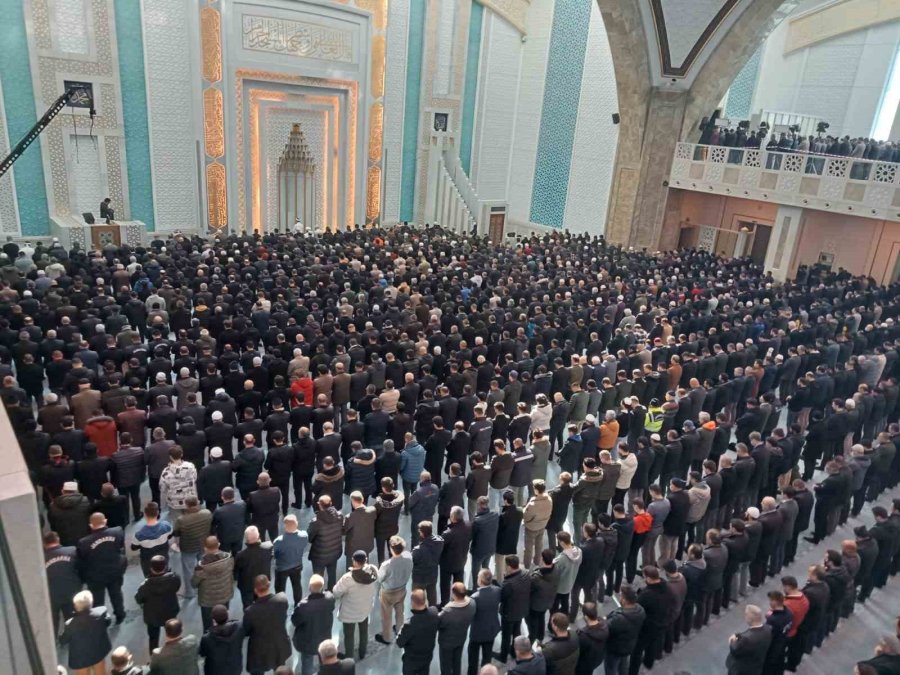 ‘asrın Felaketi’nde Hayatını Kaybedenler İçin Gıyabi Cenaze Namazı Kılındı