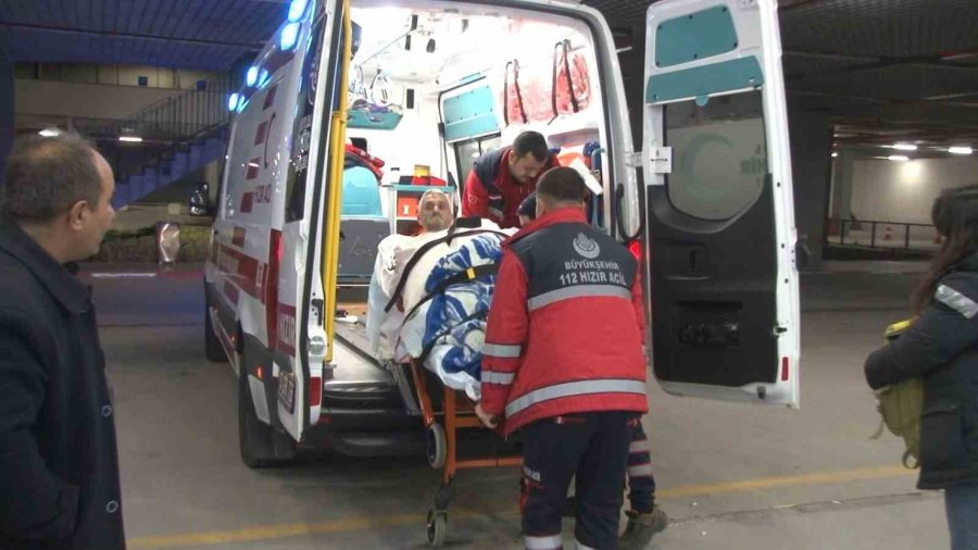 Yaralı Depremzedelerden 4’ü Çam Ve Sakura Şehir Hastanesi’ne Getirildi