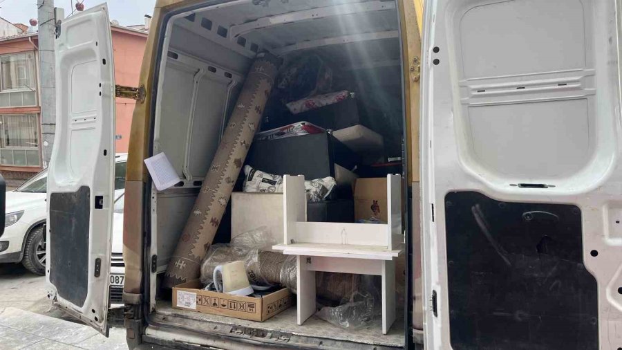 Bir Araya Gelen Hayırseverler, Depremzedeler İçin 2 Günde 20 Ev Hazırladı