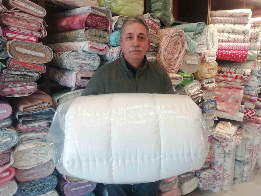 Yorganlar Deprem Bölgesine Gönderildi, Esnafın Elinde Ürün Kalmadı