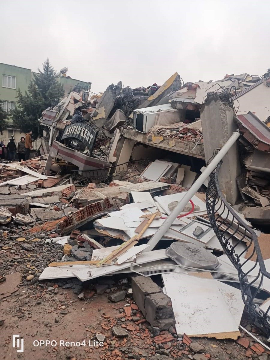 Enkaz Altında Kaldı, 31 Yakınını Kaybetti: “imkansız Diyordum Çok Şükür Kurtulduk”