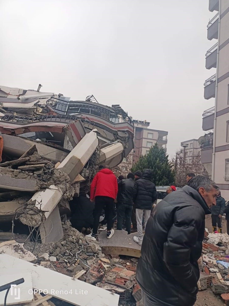 Enkaz Altında Kaldı, 31 Yakınını Kaybetti: “imkansız Diyordum Çok Şükür Kurtulduk”