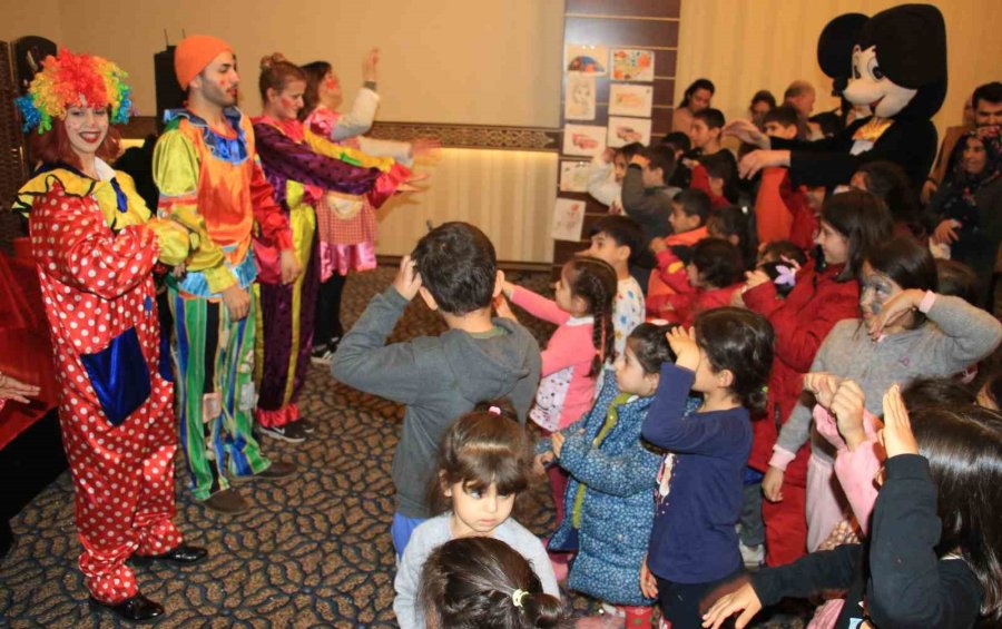 Depremzedeler İçin Devlet Seferber Oldu