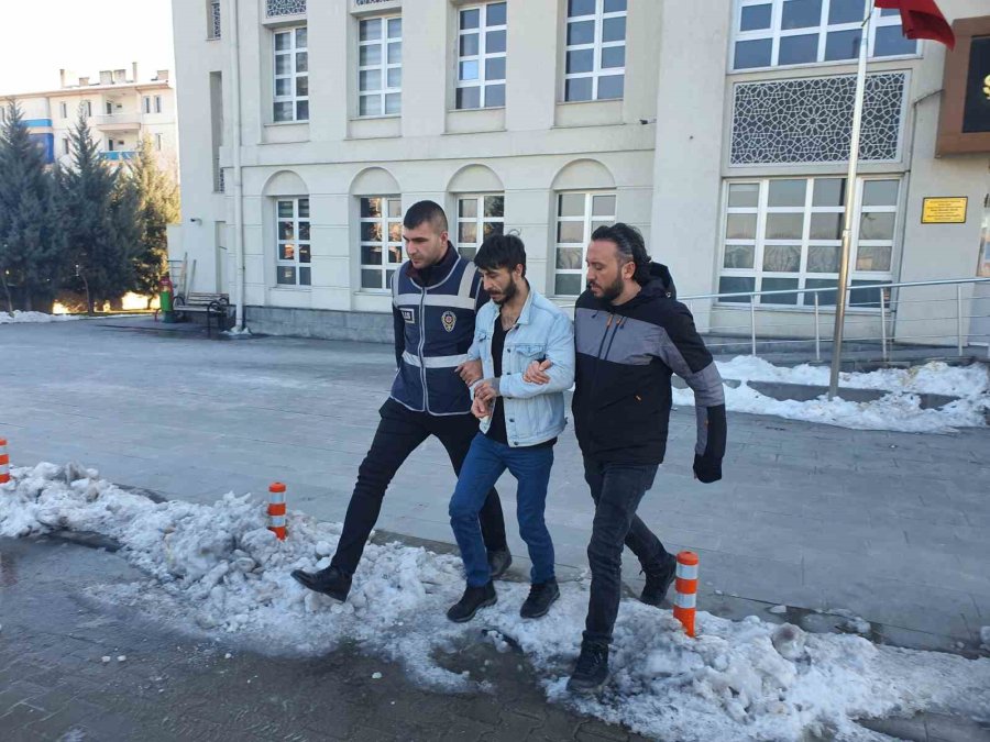 "kasten Öldürme" Suçundan Aranıyordu, Polisten Kaçamadı