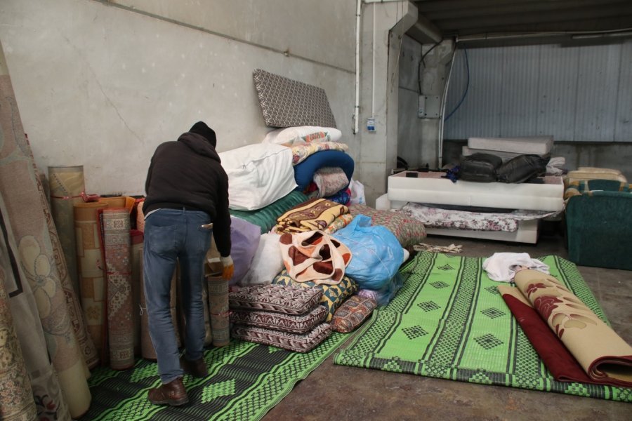 Akşehir’deki Depremzedeler İçin Beyaz Eşya Ve Mobilya Yardımı