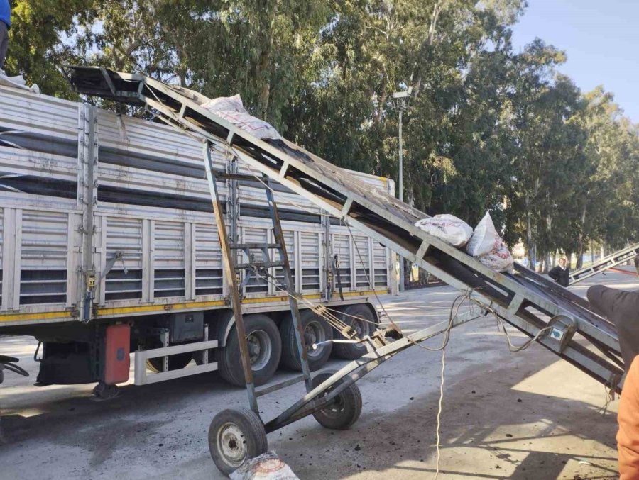 Deprem Bölgesine Kömür Sevkiyatı