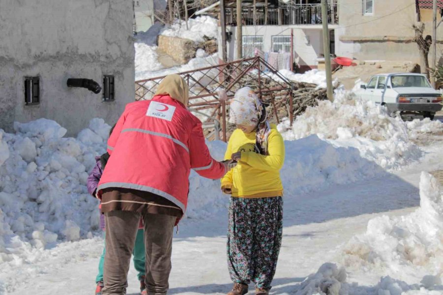 Kızılay’dan Köylere Gıda Desteği