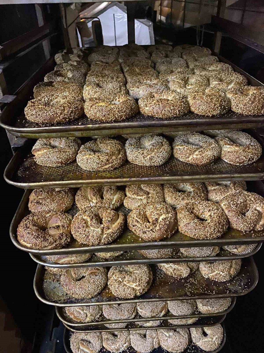 Msb: "mehmetçik, Sıcak Yemek Dağıtmaya Devam Ederken Kandil Simidi De İkram Ediliyor"