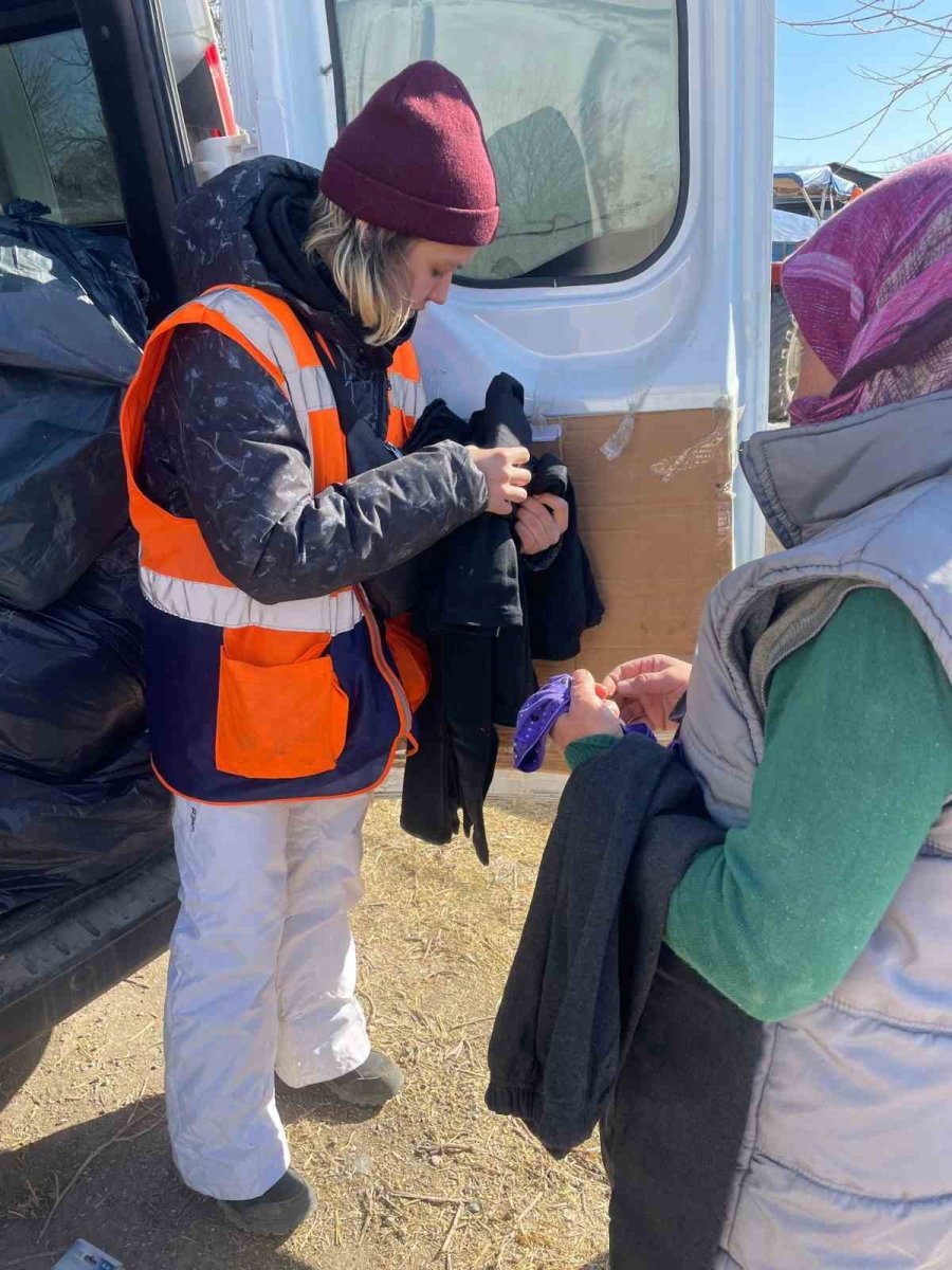 Tepebaşı Ekipleri Köylerdeki İhtiyaçları Gideriyor