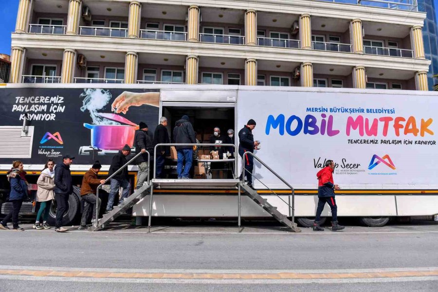 Mersin Büyükşehir Belediyesi Hatay’da Bin 500 Kişilik Çadır Kent Kuruyor