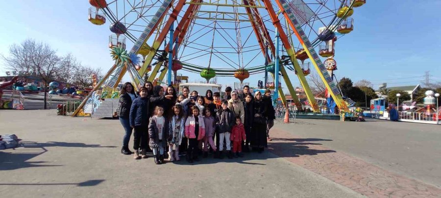 İstanbul’a Getirilen Depremzede Çocuklar, Yaşadıklarını Oyunlarla Unutmaya Çalıştı