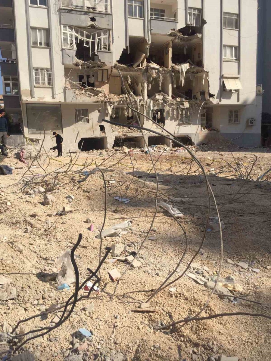 Adana’da Yıkılan Ve 418 Kişiye Mezar Olan Bina Enkazları Dron İle Görüntülendi