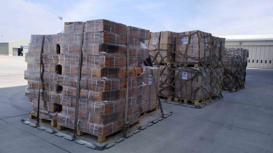 İstanbul’dan Deprem Bölgelerine Bin Dört Yüz Yatak Gönderildi