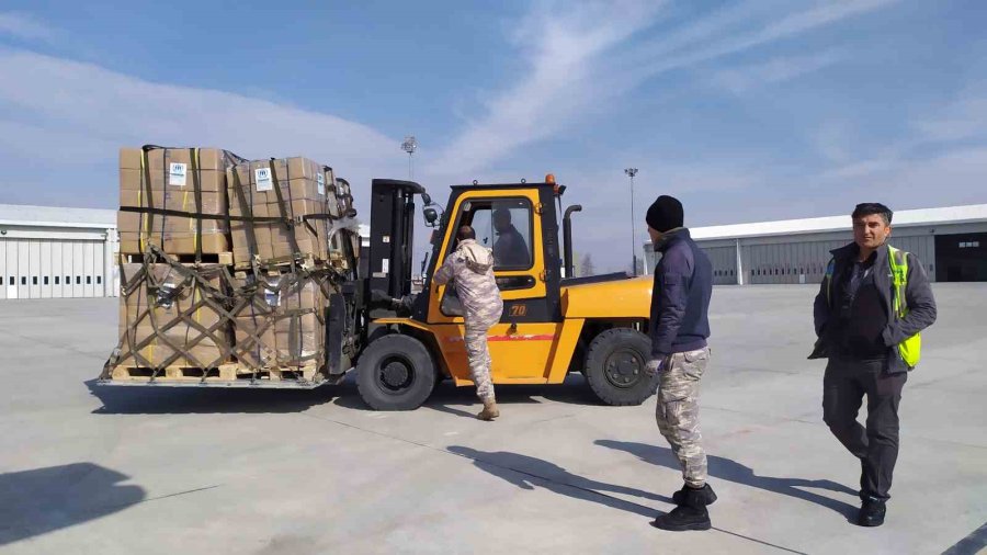 İstanbul’dan Deprem Bölgelerine Bin Dört Yüz Yatak Gönderildi