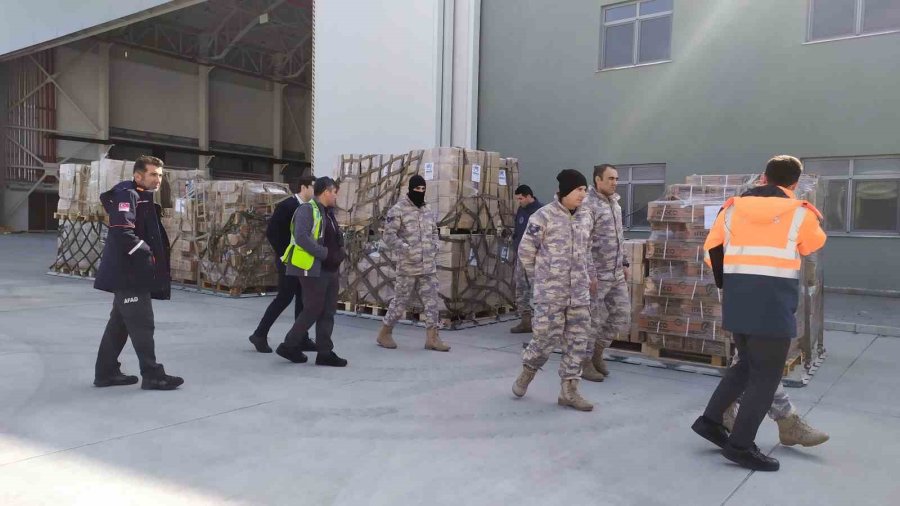 İstanbul’dan Deprem Bölgelerine Bin Dört Yüz Yatak Gönderildi