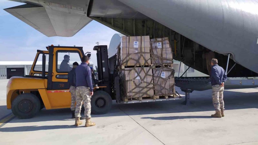 İstanbul’dan Deprem Bölgelerine Bin Dört Yüz Yatak Gönderildi