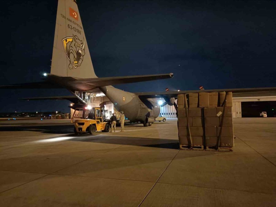 Deprem Bölgelerine 576 Bin Maske Gönderildi