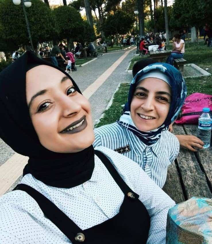 Eşi Ve Çocukları Yanında Öldü, Enkazdan 40 Saat Sonra Kurtuldu, Tek İsteği; Kızını Bulmak