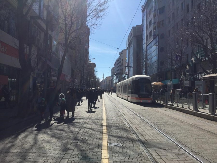 Eskişehirliler Yazdan Kalma Bir Günün Keyfini Çıkardı