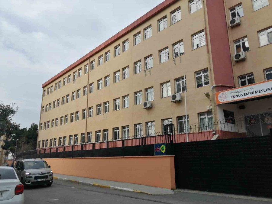 Depreme Karşı Riskli Bulunan Pendik Yunus Emre Mesleki Ve Teknik Anadolu Lisesi Görüntülendi