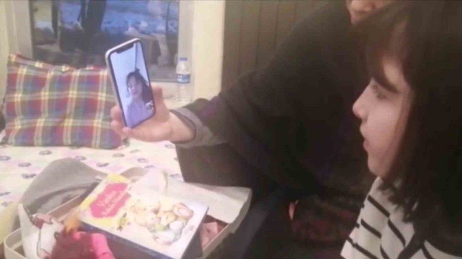 Bolulu 8 Yaşındaki Defne’nin Yardım Kutusu Malatyalı Depremzede Akranına Ulaştırıldı