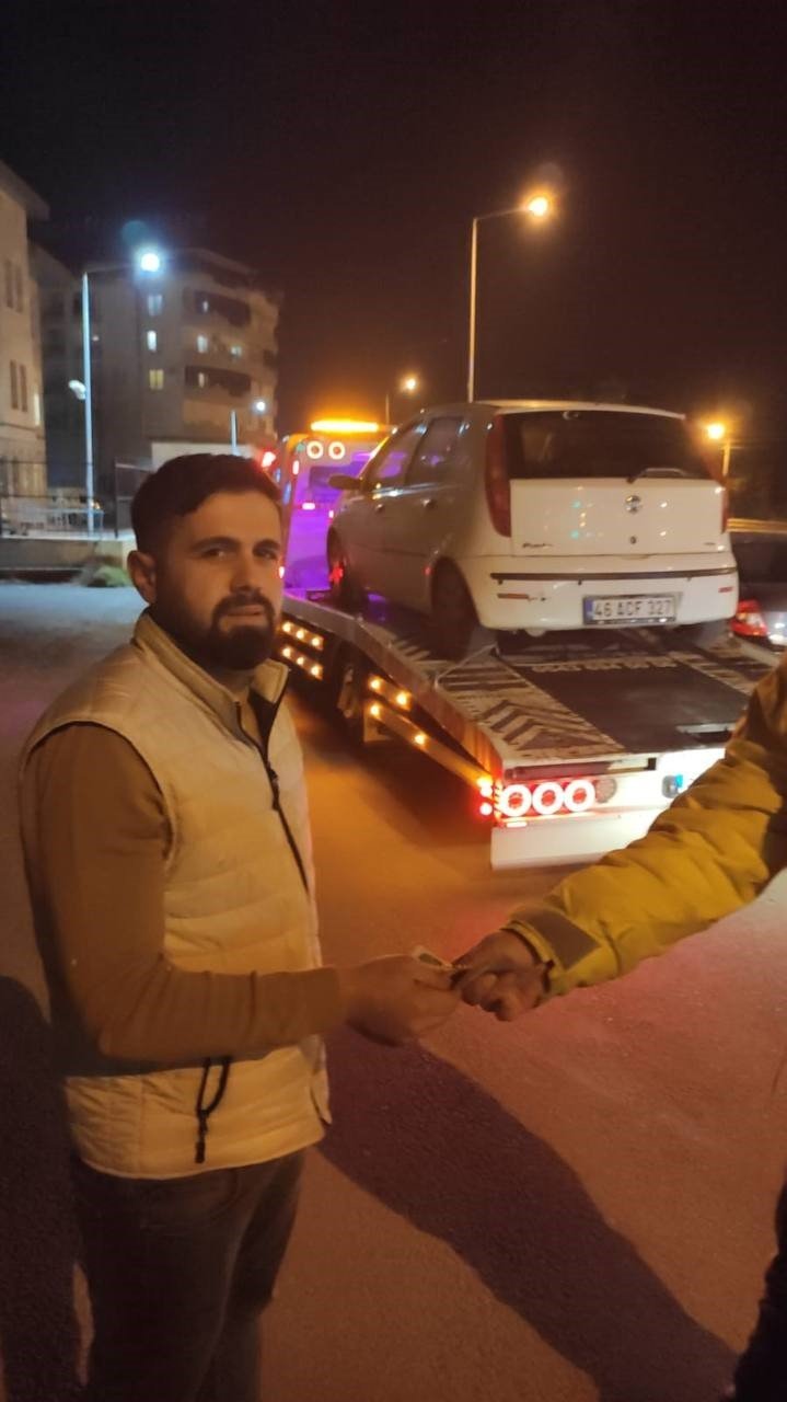 Antalya’da Polis Ve Din Görevlilerinden Örnek Davranış