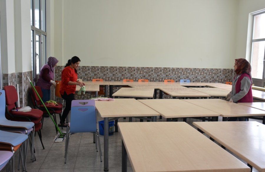 Karaman’da Depremzede Öğrencilerin Eğitim Göreceği Okullarda Hazırlıklar Tamamlandı