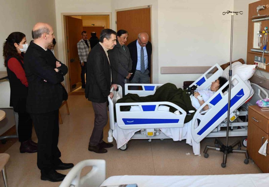 Başkan Ataç’tan Depremzedelere Geçmiş Olsun Ziyareti