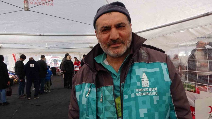 Kızılay Depremzedeler İçin Taksim Meydanı’nda Kan Bağışı Kampanyası Başlattı