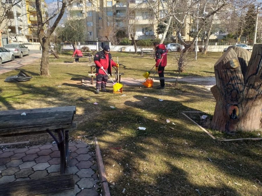 Ümraniye Belediyesi’nden Deprem Bölgesine Temizlik Desteği